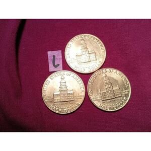 3 Kennedy Bicentennial half Dollar Clad Coins XF-AU condition